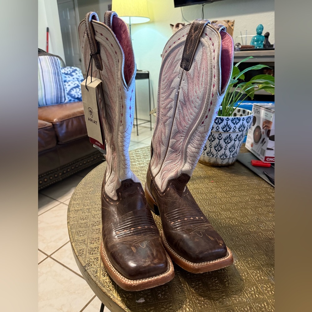 ARIAT WOMEN'S VAQUERA MUSTANG WESTERN BOOTS - BROAD SQUARE TOE